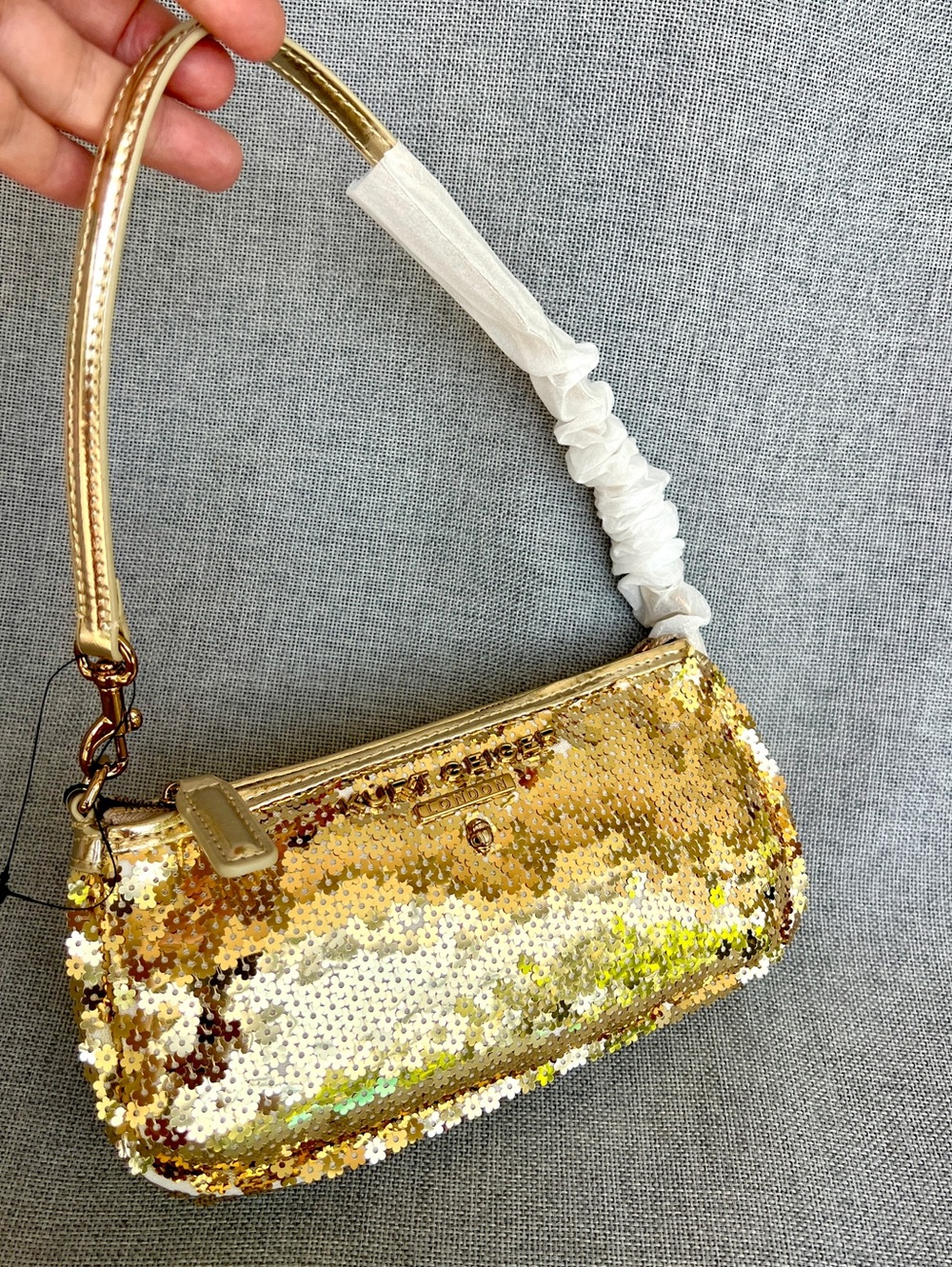 Kurt Geiger Highgate Small Wristlet Gold Sequins Evening - Picture 1 of 16